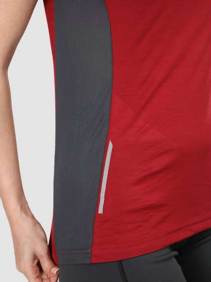 Chkokko Women Maroon Solid Round Neck Yoga Tshirt