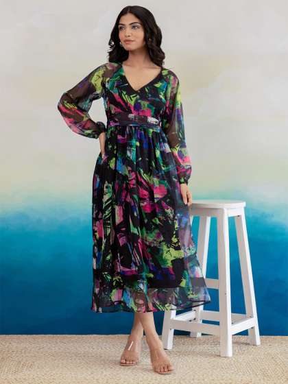 Polago Clothing Women Abstract Printed VNeck Puff