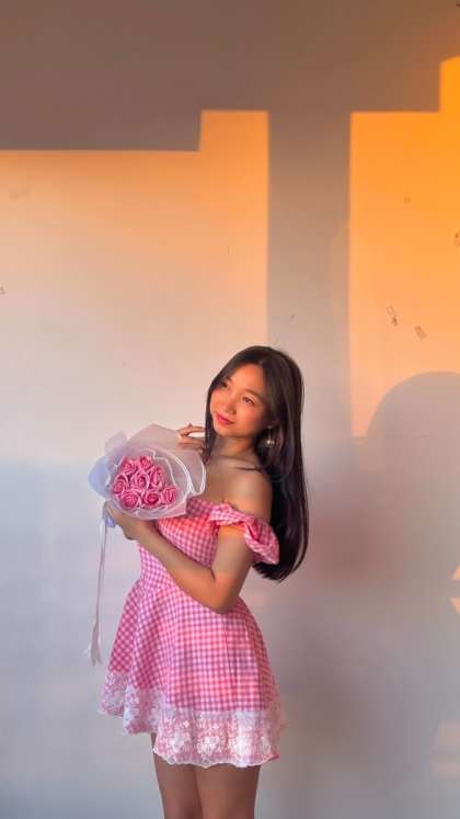 TAILORMADE CLOTHING Checked OffShoulder Cotton Fit