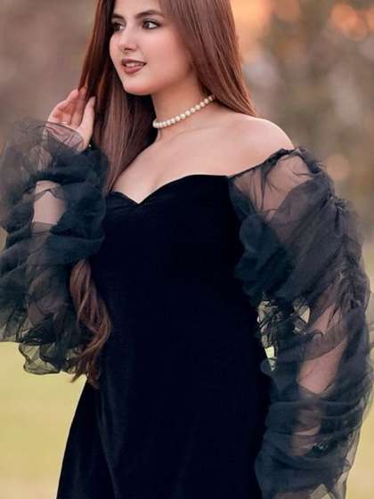TAILORMADE CLOTHING Solid Black Velvet Sweetheart